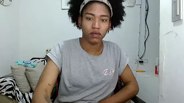 Snapshot of angelamarie1 chatting on 02-02-26, 11:36 angelamarie1 online show from 02-02-26, 11:36