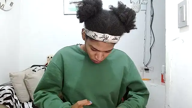 Snapshot of angelamarie1 chatting on 02-03-26, 11:26 angelamarie1 online show from 02-03-26, 11:26