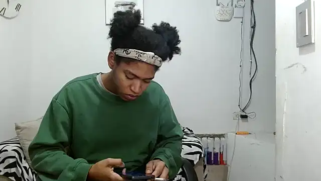 Snapshot of angelamarie1 chatting on 02-04-26, 10:32 angelamarie1 online show from 02-04-26, 10:32