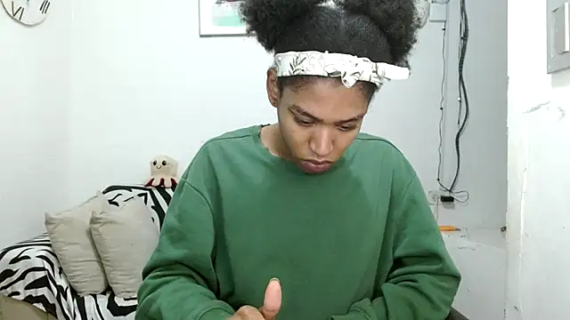 Snapshot of angelamarie1 chatting on 02-06-26, 11:57 angelamarie1 online show from 02-06-26, 11:57