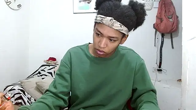 Snapshot of angelamarie1 chatting on 02-14-26, 12:35 angelamarie1 online show from 02-14-26, 12:35