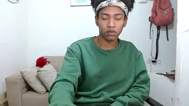 Snapshot of angelamarie1 chatting on 02-17-26, 12:18 angelamarie1 online show from 02-17-26, 12:18