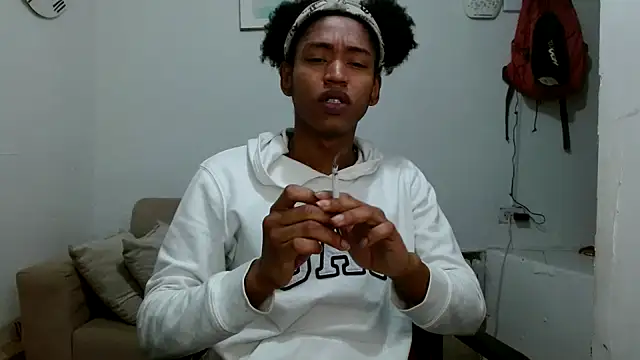 Snapshot of angelamarie1 chatting on 02-18-26, 01:45 angelamarie1 online show from 02-18-26, 01:45