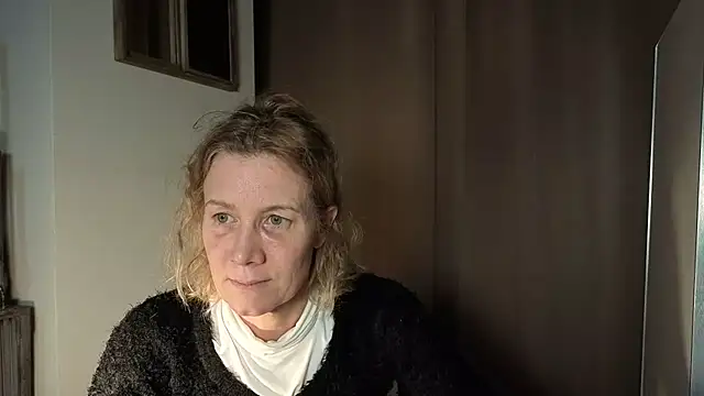 Lola Belgium online show from 04-08-26, 04:29