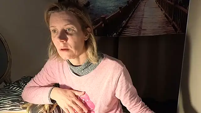 Lola Belgium online show from 04-12-26, 05:34