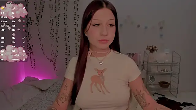 Snapshot of Mary_tiim chatting on 11-22-25, 03:55 Mary tiim online show from 11-22-25, 03:55