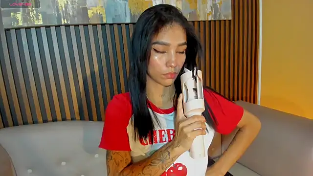 LauraAristizabal online show from 03-20-26, 12:32