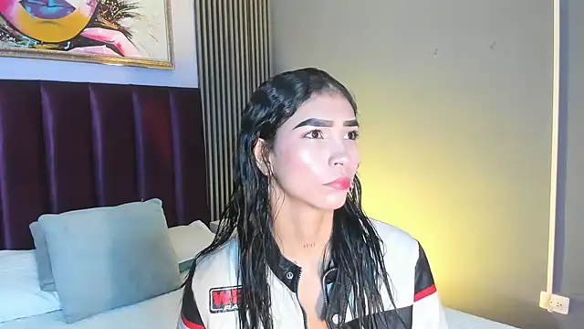 Snapshot of LauraAristizabal chatting on 06-20-26, 11:46 LauraAristizabal online show from 06-20-26, 11:46