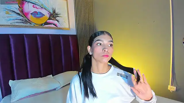 Snapshot of LauraAristizabal chatting on 07-11-26, 12:08 LauraAristizabal online show from 07-11-26, 12:08
