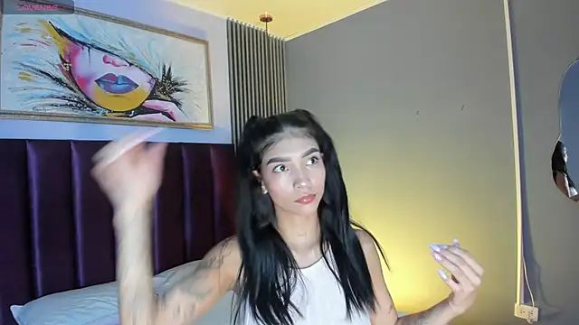 Snapshot of LauraAristizabal chatting on 07-14-26, 12:11 LauraAristizabal online show from 07-14-26, 12:11