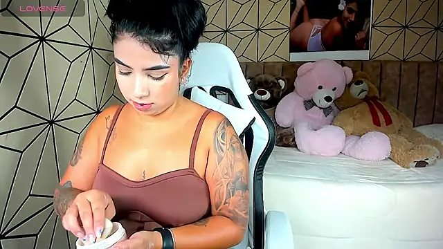 vane lopez  online show from 11-05-25, 06:41