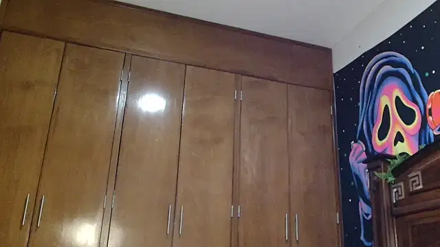 MINI Petite online show from 09-09-25, 04:45