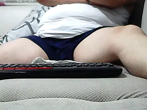 Snapshot of trucker8282 chatting on 11-15-25, 09:00 trucker8282 online show from 11-15-25, 09:00