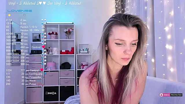 Karamelsw  online show from 03-03-25, 02:47