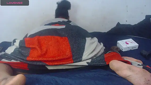 Snapshot of Sexy_night_bm chatting on 10-26-25, 06:36 Sexy night bm online show from 10-26-25, 06:36