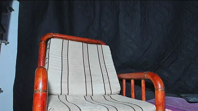 Snapshot of damn_fox chatting on 02-07-26, 02:15 damn fox online show from 02-07-26, 02:15