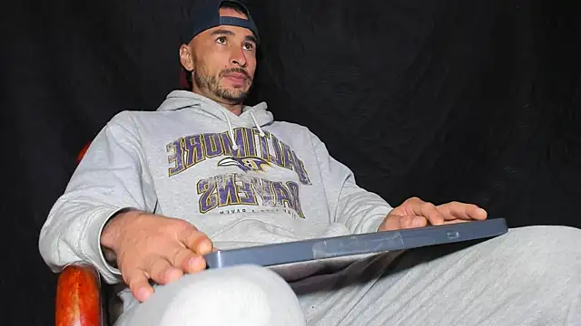 Snapshot of damn_fox chatting on 02-11-26, 02:00 damn fox online show from 02-11-26, 02:00