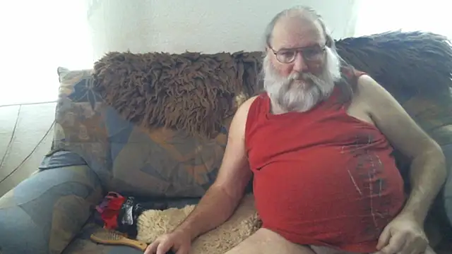 Snapshot of SexySantaC chatting on 01-14-25, 10:06 SexySantaC online show from 01-14-25, 10:06