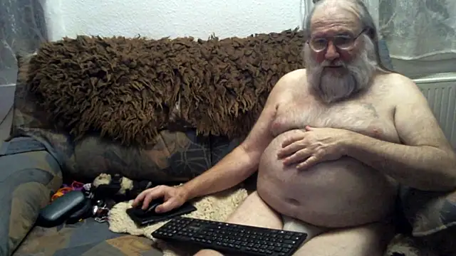 Snapshot of SexySantaC chatting on 01-20-25, 01:21 SexySantaC online show from 01-20-25, 01:21