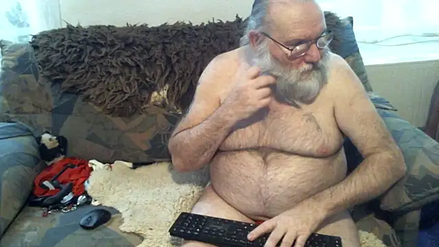 Snapshot of SexySantaC chatting on 01-29-25, 08:46 SexySantaC online show from 01-29-25, 08:46