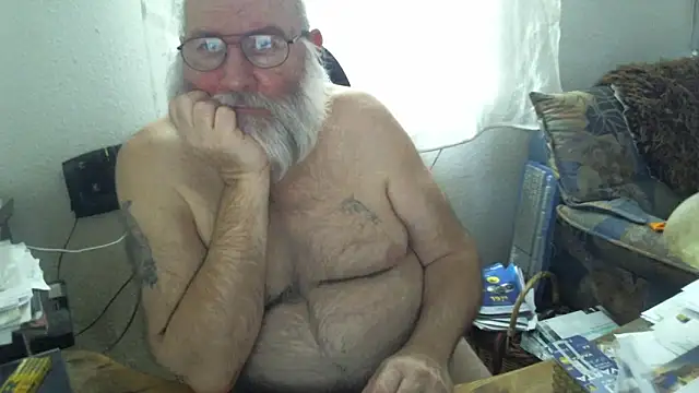 Snapshot of SexySantaC chatting on 02-04-25, 03:26 SexySantaC online show from 02-04-25, 03:26