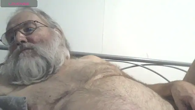 Snapshot of SexySantaC chatting on 03-05-25, 11:17 SexySantaC online show from 03-05-25, 11:17