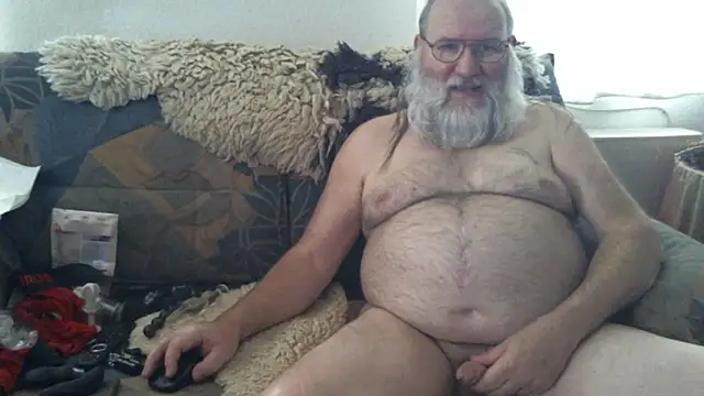 Snapshot of SexySantaC chatting on 09-16-25, 02:51 SexySantaC online show from 09-16-25, 02:51