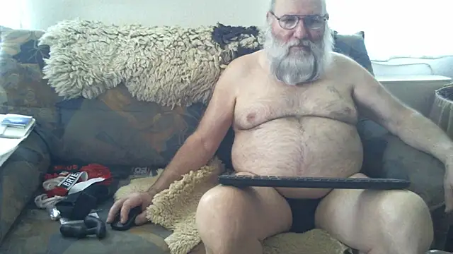 Snapshot of SexySantaC chatting on 09-20-25, 07:42 SexySantaC online show from 09-20-25, 07:42