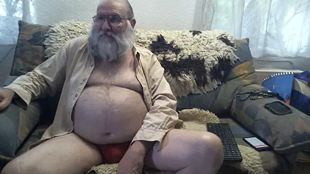Snapshot of SexySantaC chatting on 10-02-25, 03:19 SexySantaC online show from 10-02-25, 03:19