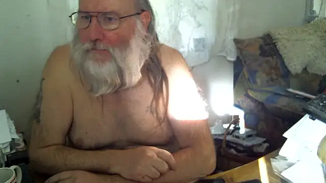 Snapshot of SexySantaC chatting on 10-26-25, 09:48 SexySantaC online show from 10-26-25, 09:48