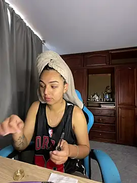 Miss Nicole online show from 06-19-26, 03:16