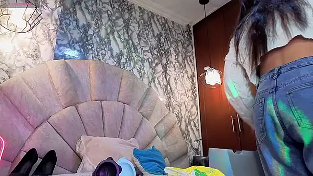 Snapshot of _emma_miller_ chatting on 02-19-26, 10:55 emma miller online show from 02-19-26, 10:55