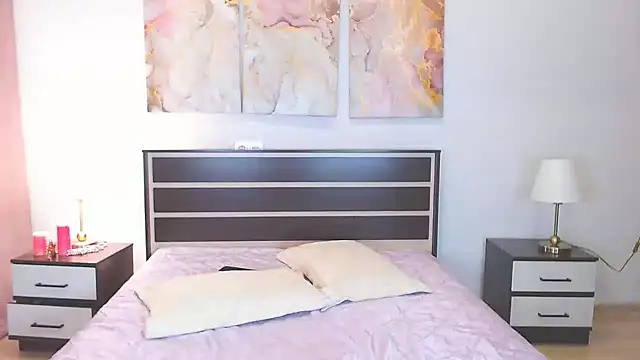 Yulianna Smith online show from 12-22-24, 06:39