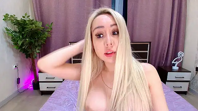 Snapshot of Yulianna_Smith chatting on 05-30-26, 06:27 Yulianna Smith online show from 05-30-26, 06:27