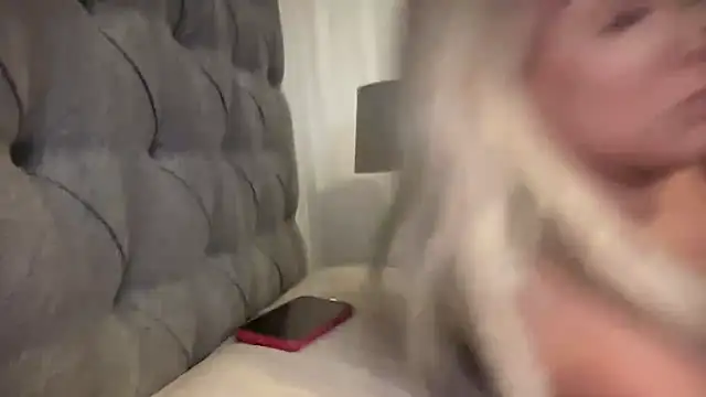 Bustyblondebabe32 online show from 04-01-26, 05:43