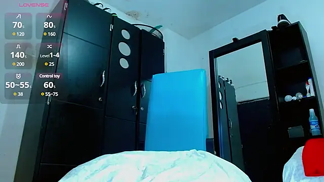Snapshot of isuckmyselfxxx_420 chatting on 03-04-25, 12:01 isuckmyselfxxx 420 online show from 03-04-25, 12:01