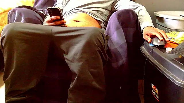 CharlesBlk79  online show from 04-18-26, 09:02