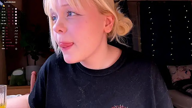 LisaLaas online show from 12-14-25, 02:55