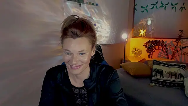 MistyBarnes online show from 05-11-26, 04:04