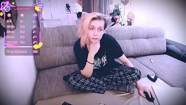 Littlepinkcat online show from 11-29-25, 08:17