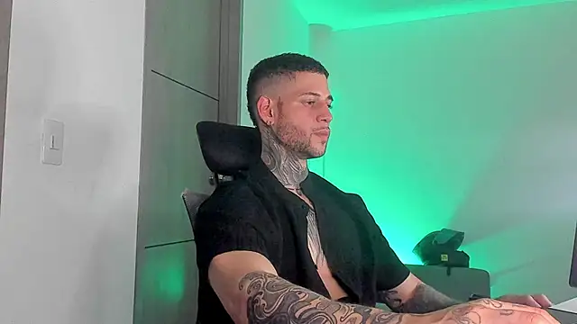  jamesleandros1 online show from 05-31-26, 03:58