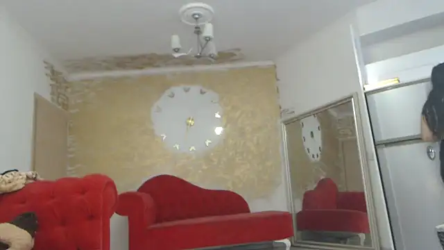 Snapshot of AnnaBellaLuckyXOXO chatting on 01-15-25, 09:13 AnnaBellaLuckyXOXO online show from 01-15-25, 09:13