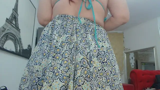 Snapshot of AnnaBellaLuckyXOXO chatting on 09-25-25, 10:41 AnnaBellaLuckyXOXO online show from 09-25-25, 10:41