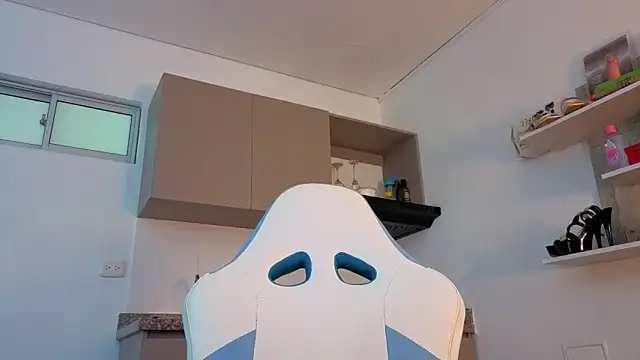 PIA STONE online show from 11-24-25, 07:57