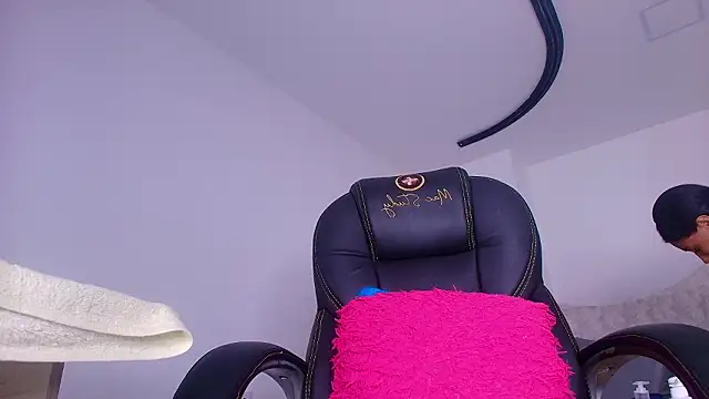 naomi kyse online show from 03-06-26, 03:03