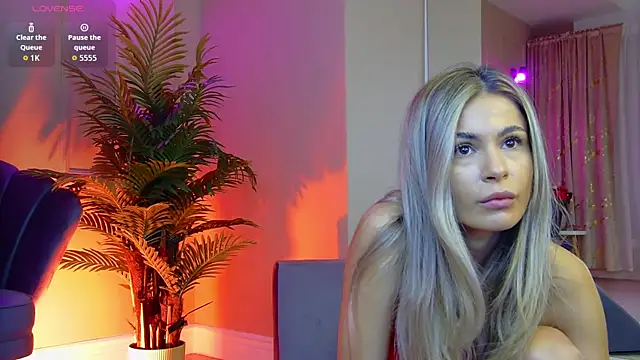 Avril Cyrus online show from 11-04-25, 07:40