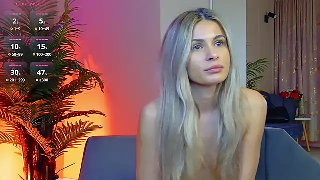 Avril Cyrus online show from 11-15-25, 11:51