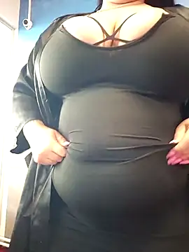 Snapshot of GeorgiaLerox chatting on 06-19-26, 01:04 GeorgiaLerox online show from 06-19-26, 01:04