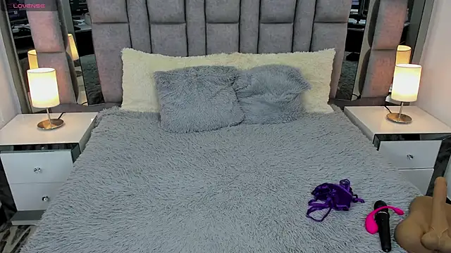 EMMAHILL1 online show from 03-01-25, 06:11