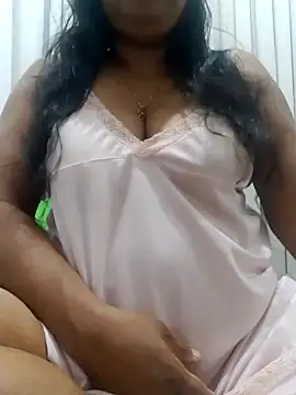 Snapshot of chubby_wife chatting on 12-06-24, 05:44 chubby wife online show from 12-06-24, 05:44
